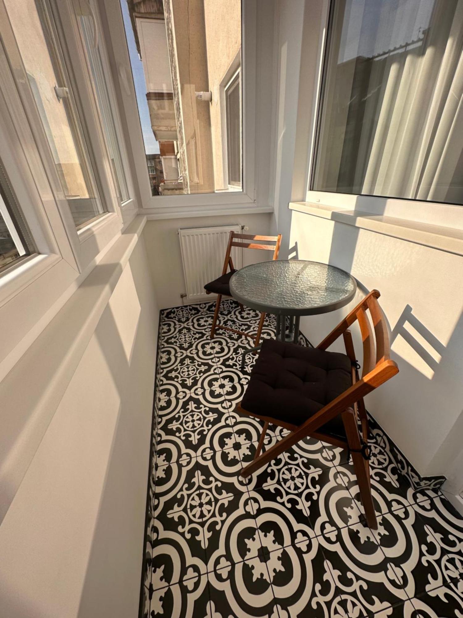 Central Spacious Apartment With Balcony - Alba Carolina Alba Iulia Exterior foto